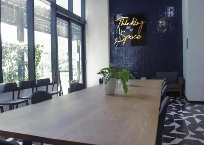 Apartment Elegant With 2 Bedrooms *