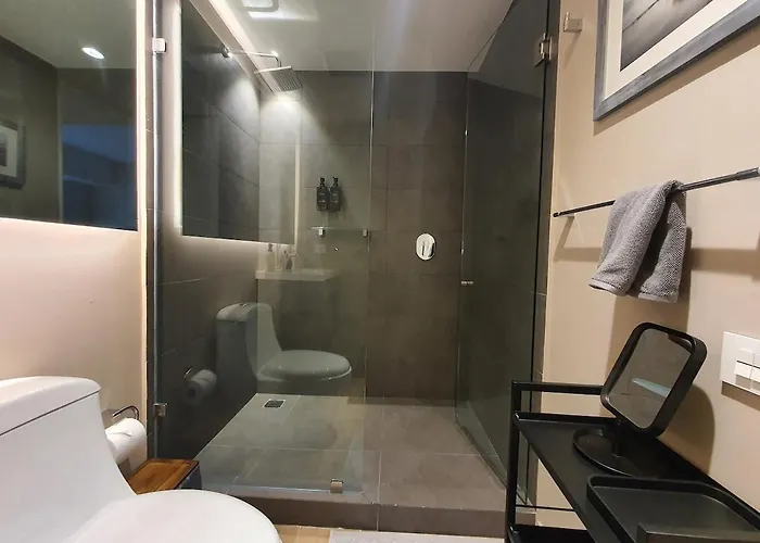 Elegant With 2 Bedrooms Apartment *